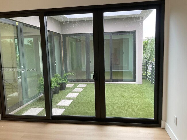 Building Photo - 1700 NE 18th St