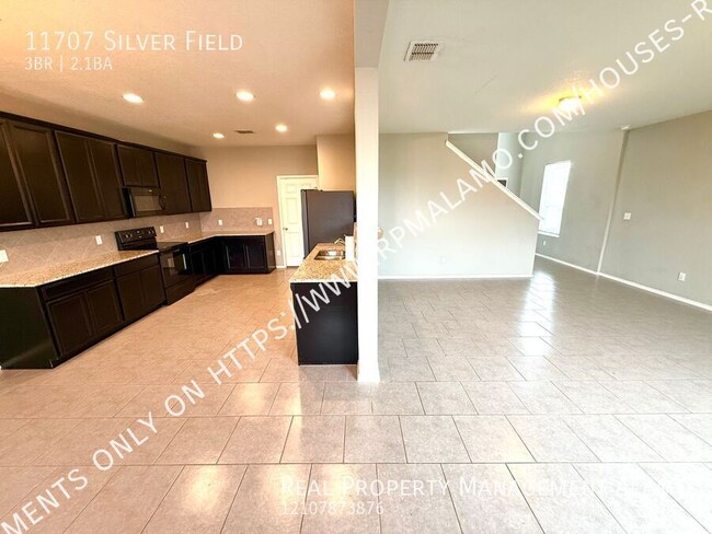 Building Photo - AVAILABLE NOW! Two Story 3 Bedroom / 2.5 B...