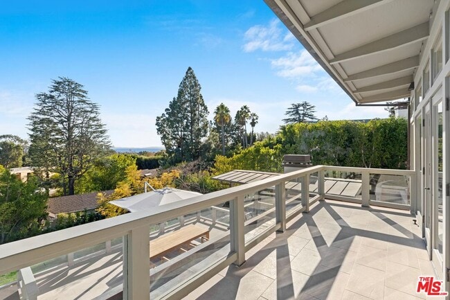 Building Photo - 1514 Sorrento Dr