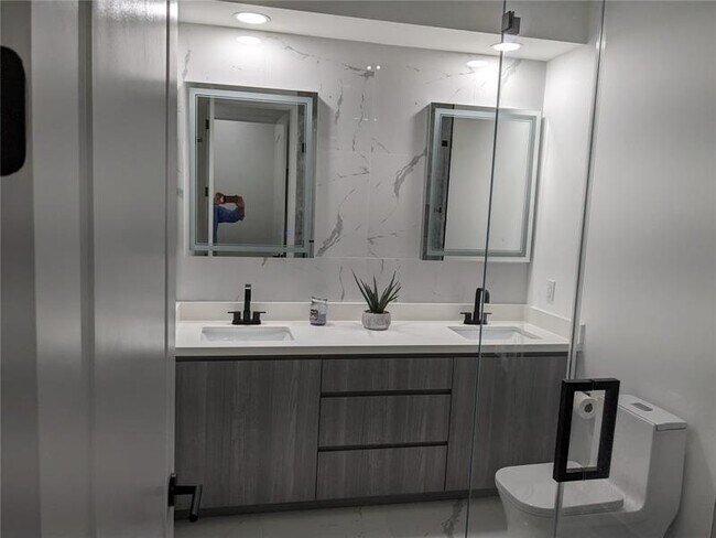 Building Photo - 476 SW 147th Ave