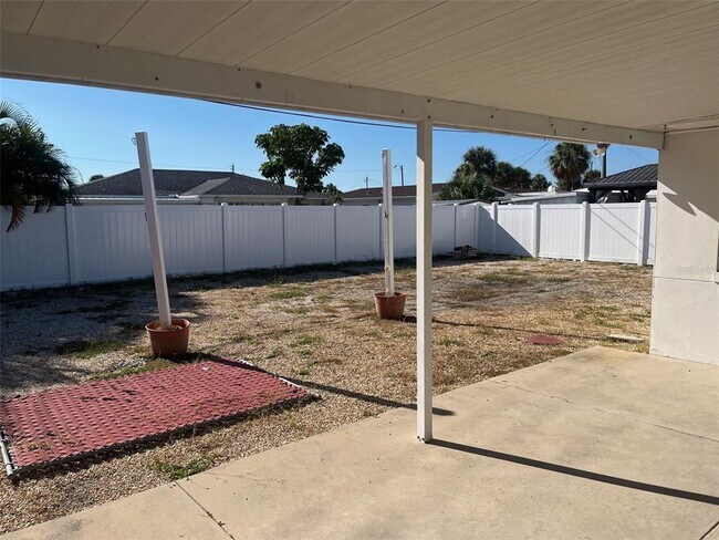 Building Photo - 428 90th Ave