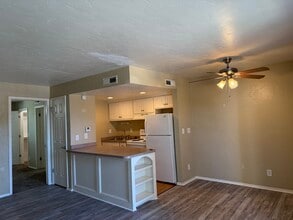 Kitchen pic 2 - The Colonies Apartments