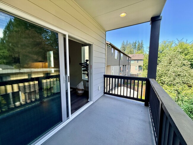 Building Photo - Like-New 4BR Corner Home w/ A/C, 2-Car Garage & Bonus Room