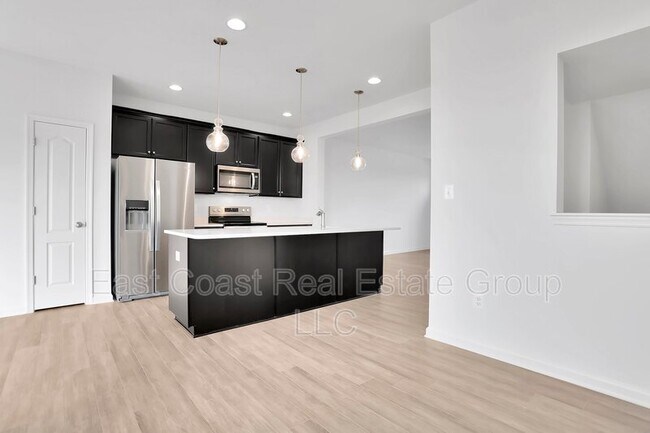 Building Photo - 153 Charterhouse St