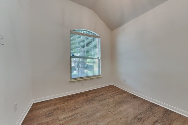 Building Photo - 14 E Sage Creek Pl
