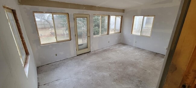 Building Photo - 421 Prentis Ave