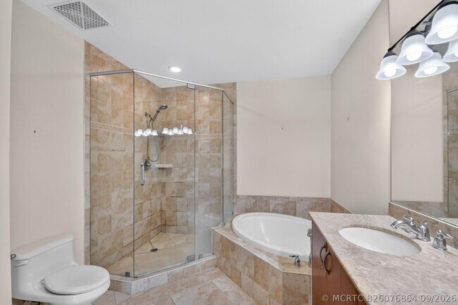 Building Photo - 403 S Sapodilla Ave