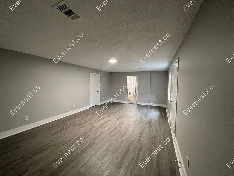 Building Photo - 524 Pollock St