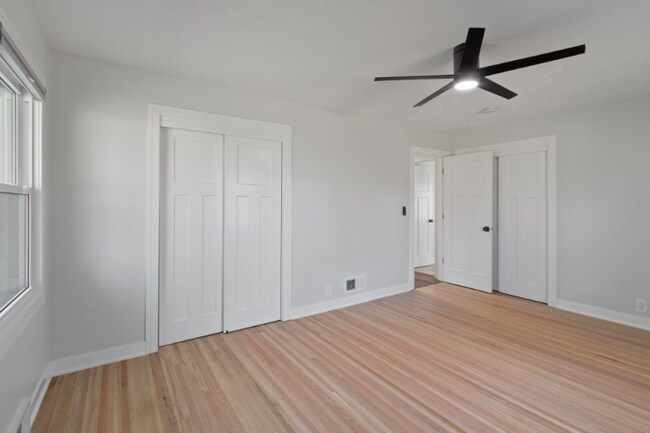 Building Photo - 1533 S 76th St