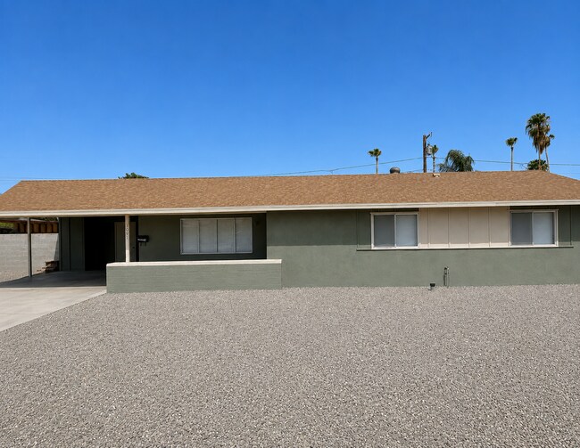 Building Photo - Updated 3 Bedroom Home with Large Yard!