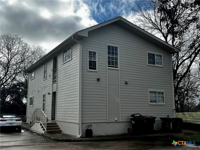 Building Photo - 1414 River Rd