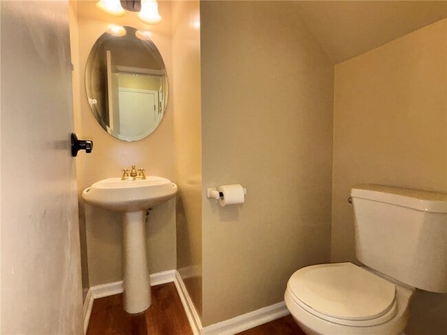 Building Photo - 16 Walnut Cir