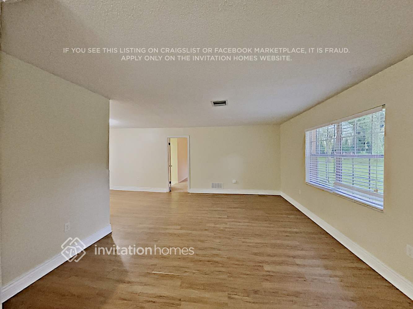 Building Photo - 978 Oak Dr