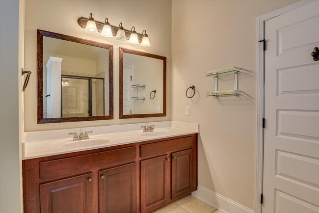 Building Photo - 2417 Sunflower Dr