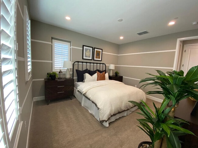 Building Photo - 476 E Sorrel Pl