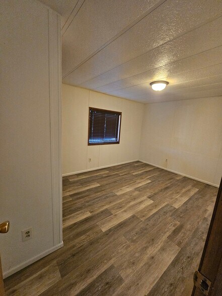 Building Photo - 614 S Andes Rd