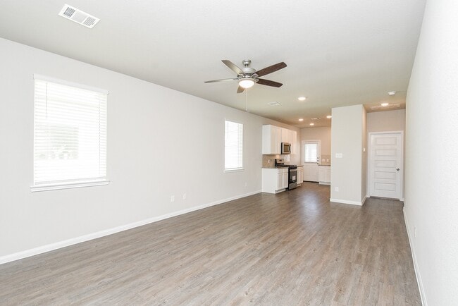 Building Photo - 14042 Chinook Dr