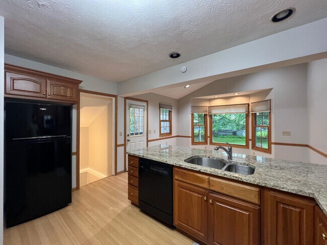 Building Photo - 6170 Mentor Park Blvd