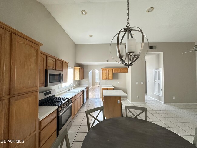 Building Photo - 13115 Thea Smith Dr