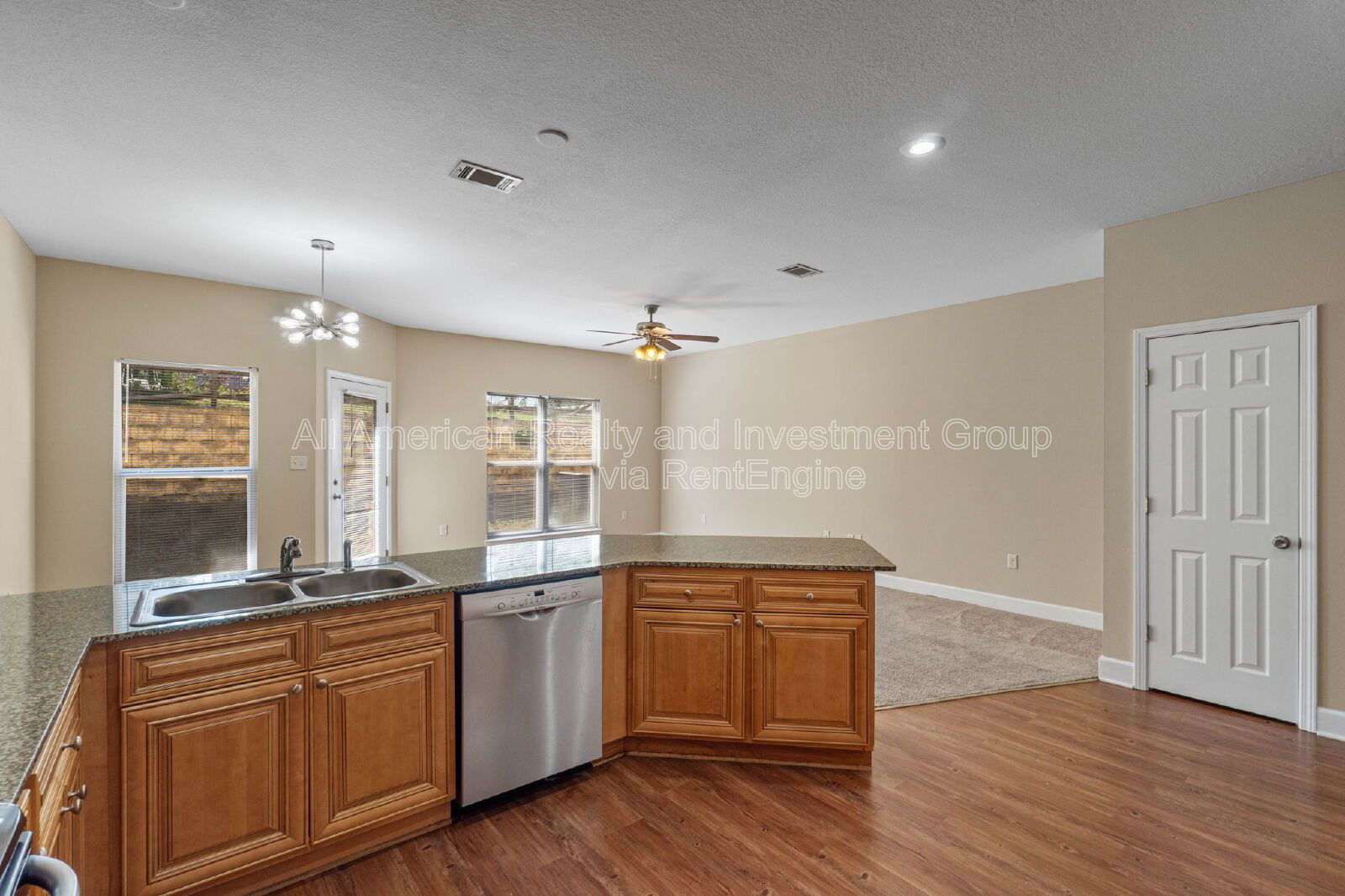 Building Photo - 511 Arbor Lake Dr