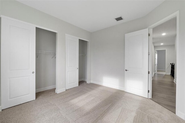 Building Photo - 5223 Liberty Ln