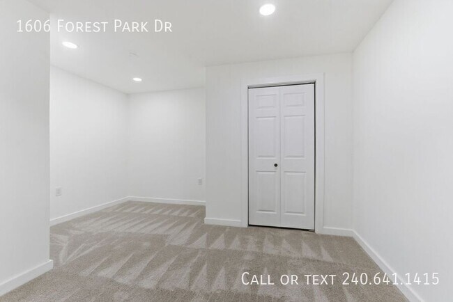 Building Photo - 1606 Forest Park Dr