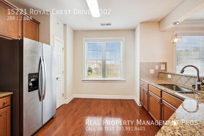 Building Photo - 15221 Royal Crest Dr