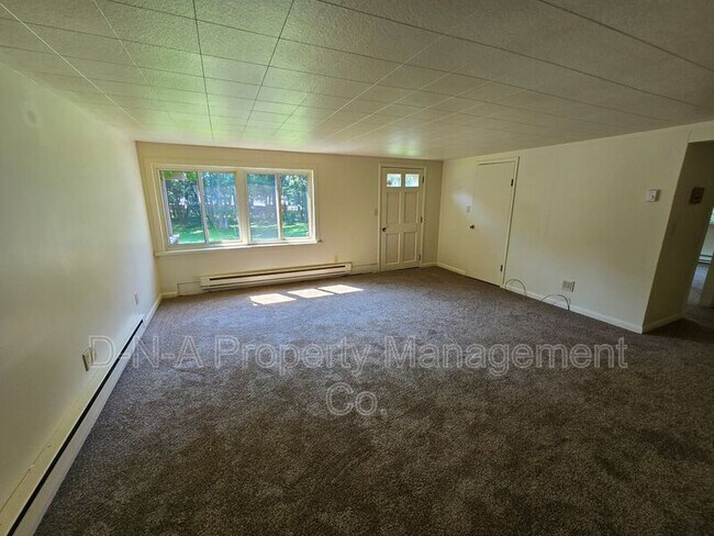 Building Photo - 119 Maggie Way