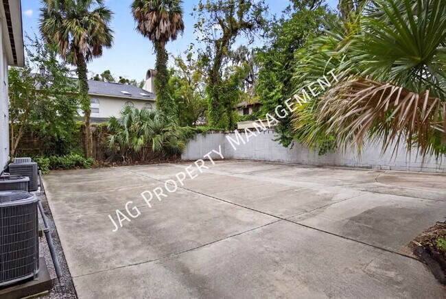 Building Photo - 2761 St Johns Ave