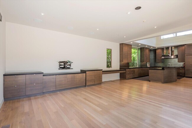 Building Photo - Wow! What a Great Home!