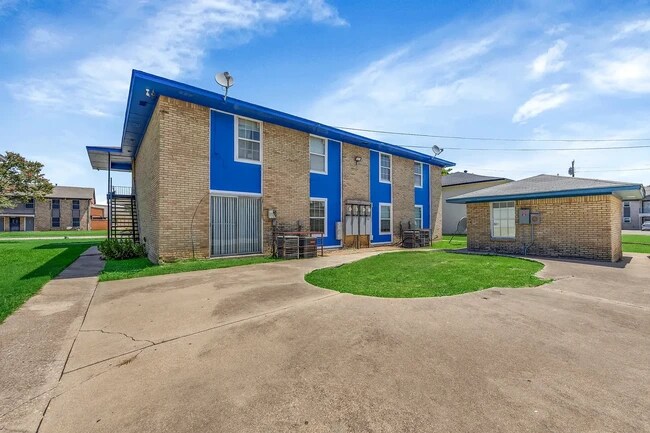Building Photo - 3024 Tudor Ln