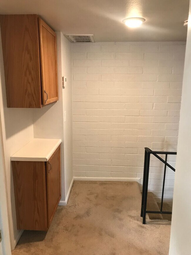 Building Photo - 2 bed 1 bath TH - Move in Special $700 off First Months Rent