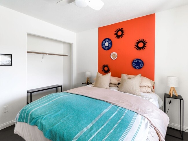 Building Photo - Spacious 4 Bedroom 2 Bathroom Home With A Pool