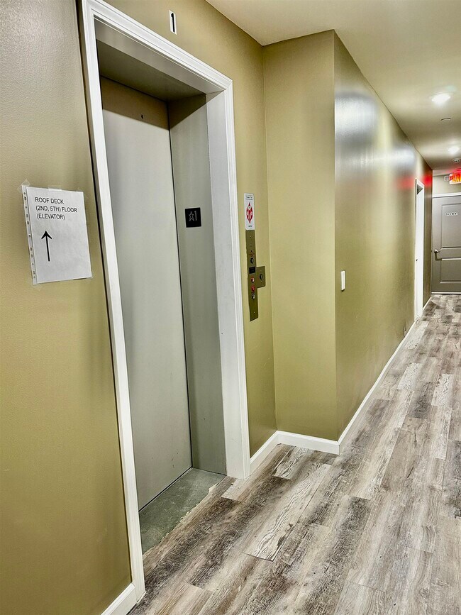 Building Photo - 40 Vroom St