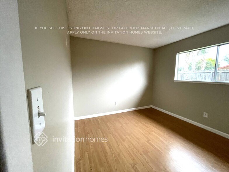 Building Photo - 4860 Teakwood Dr