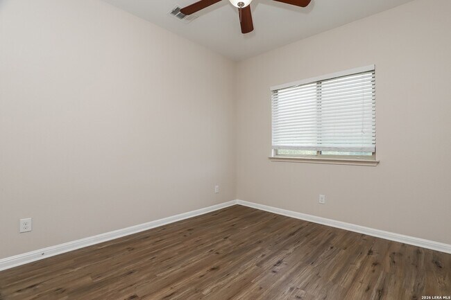 Building Photo - 1330 Plaza Lake Dr