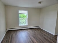 Building Photo - 131 N Clinton St