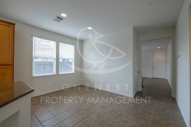 Building Photo - Spacious 3-Bedroom Home in Gated Lincoln Crossing Community