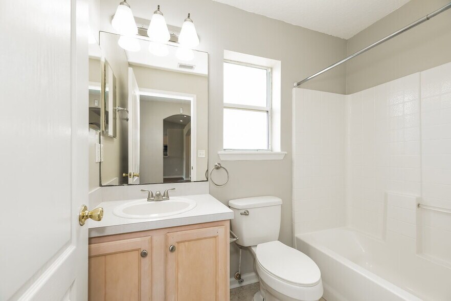 Building Photo - 3021 Captiva Bluff Cir