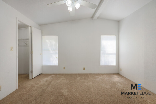 Building Photo - 5Bed/3Bath Home in Buckeye, AZ! Ready for ...
