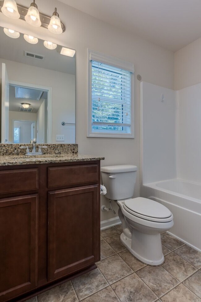 Building Photo - House In The Charming Neighborhood of Lake Carolina