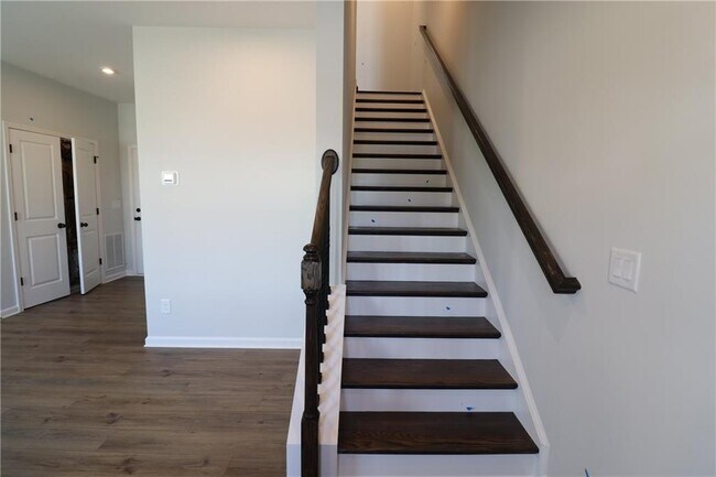 Building Photo - 2821 Beacon Bend Xing