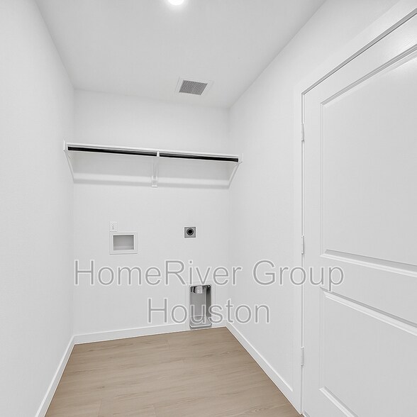 Building Photo - 207 Brandi Dr