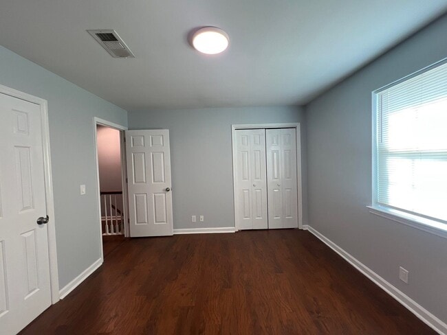 Building Photo - 219 Hickory Forge Dr