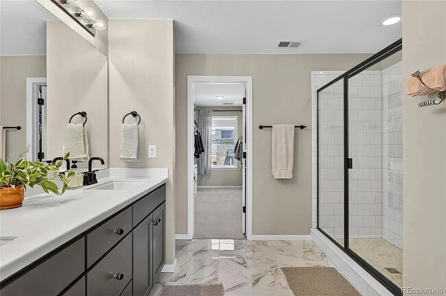 Building Photo - 949 N Undergrove Way