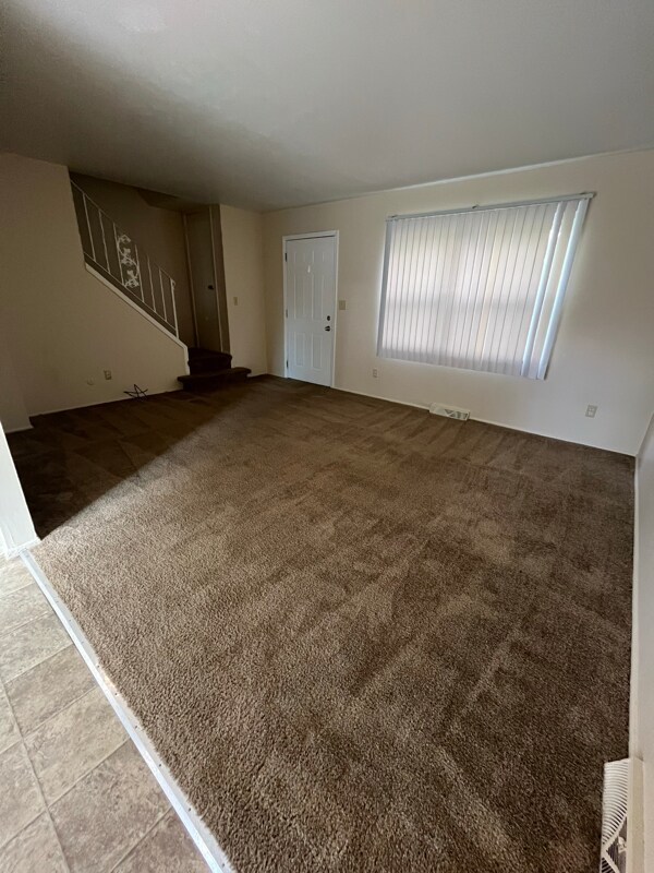 Building Photo - 387 Mathews Rd