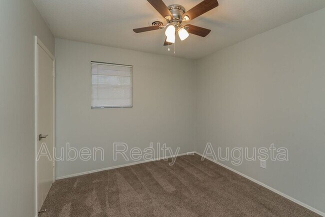 Building Photo - 1514 Bleakley St