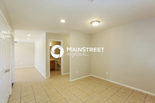 Building Photo - 3 Bedroom Pet-Friendly Home in MESA, AZ with Main Street Renewal