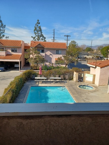 Building Photo - 10943 Laurel Canyon Blvd