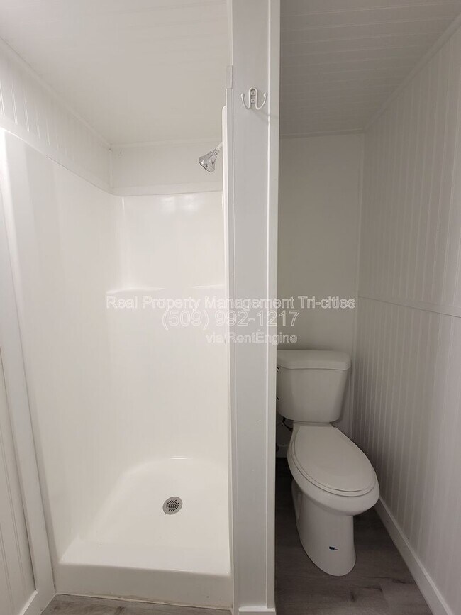 Building Photo - 508 9th St